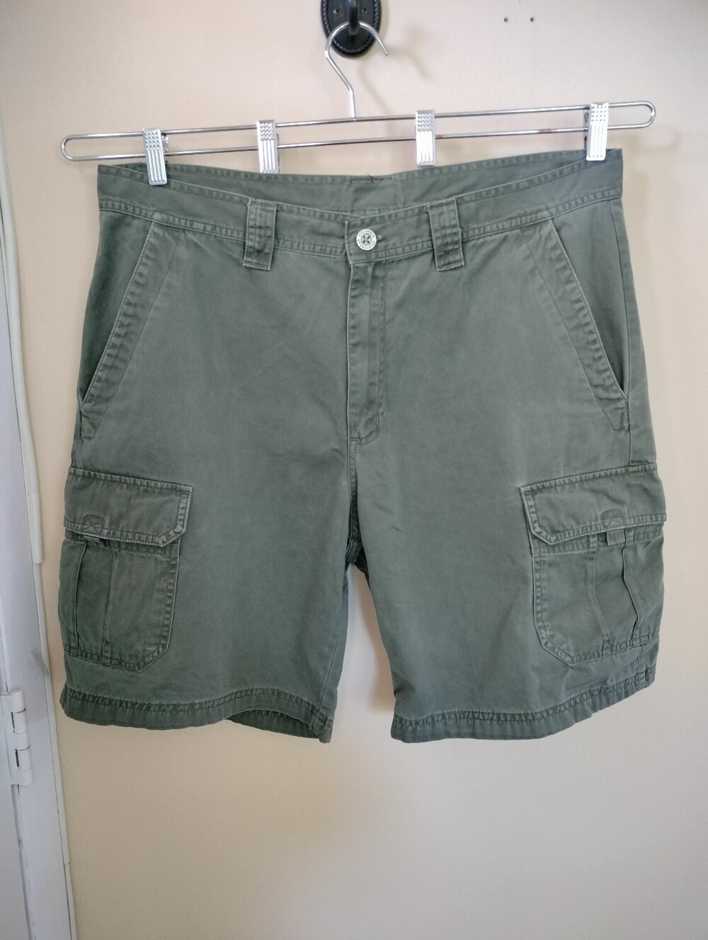 Columbia Mens Classic Cotton Olive Green Cargo Shorts 38 Travel Sporty